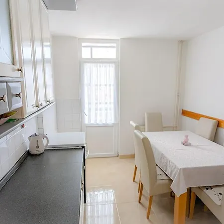 Apartman , Nocenje, Smjestaj,